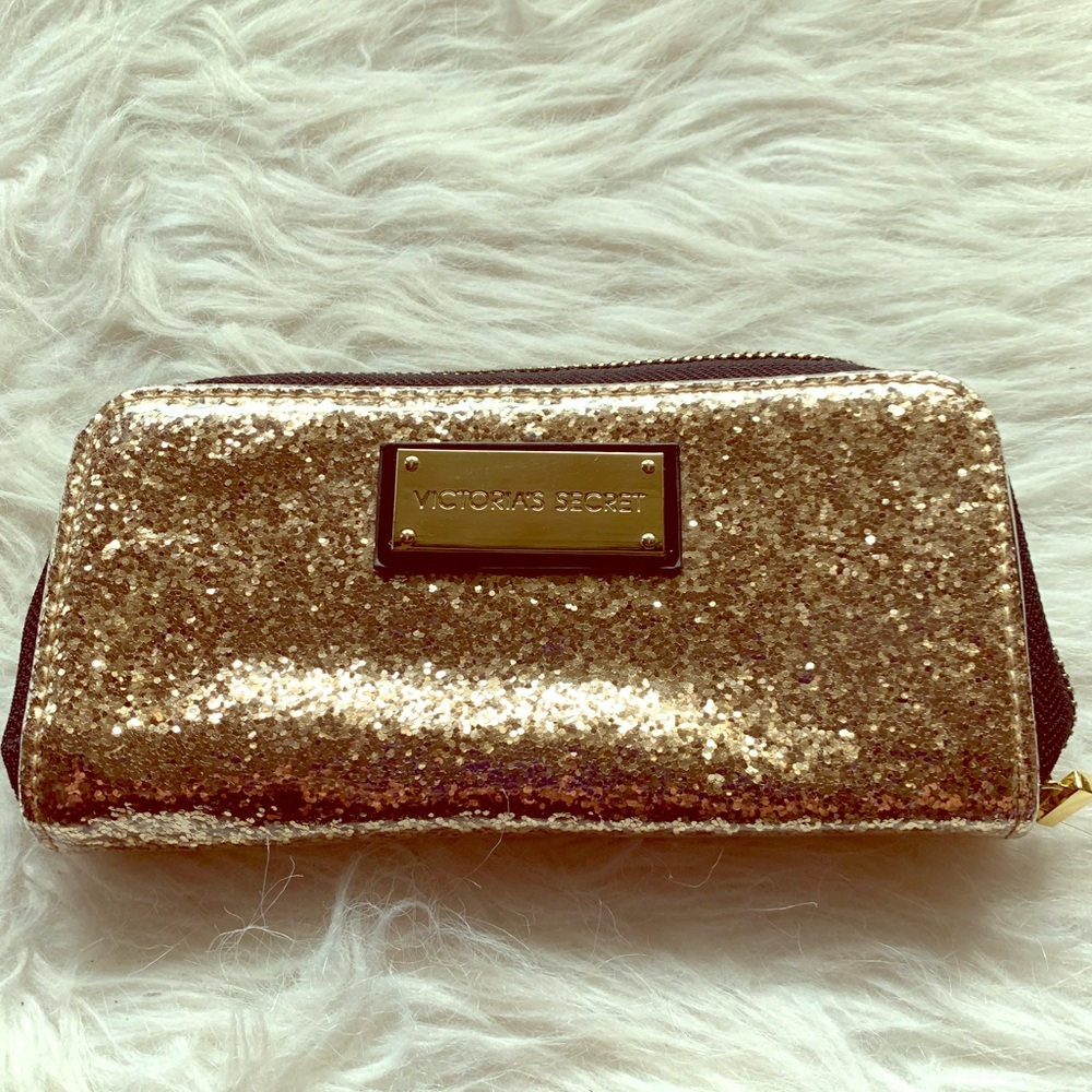 Victoria’s Secret makeup brush travel case